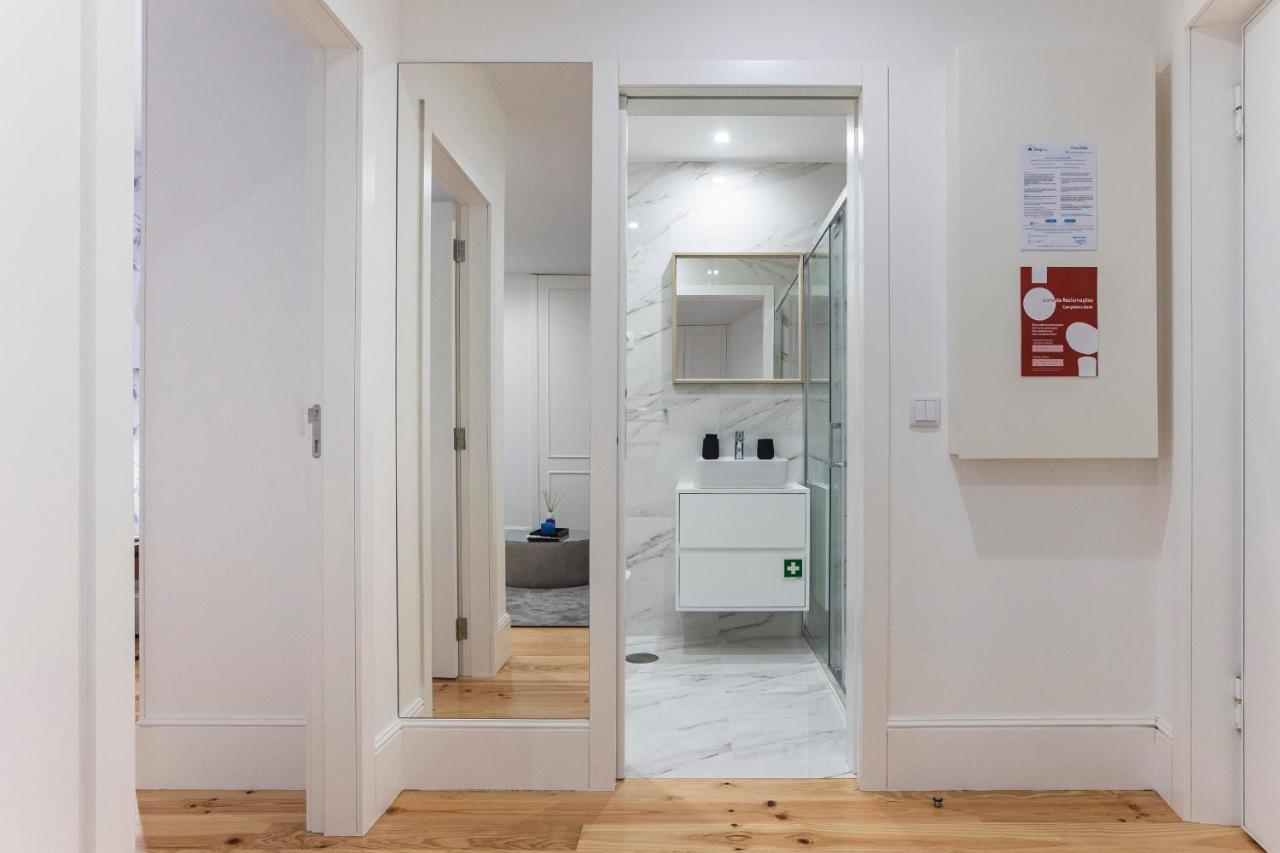 Elegant Downtown 1Br Flat W/ Ac By Lovelystay Porto Exteriér fotografie