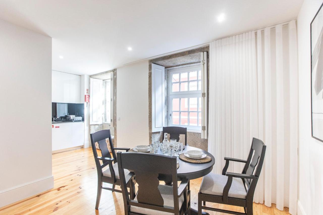 Elegant Downtown 1Br Flat W/ Ac By Lovelystay Porto Exteriér fotografie
