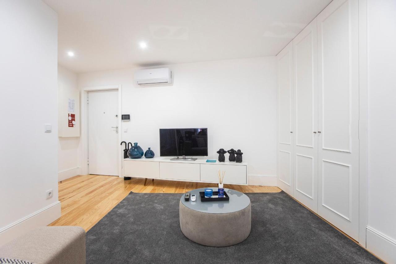 Elegant Downtown 1Br Flat W/ Ac By Lovelystay Porto Exteriér fotografie